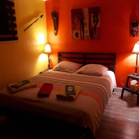 مبيت وإفطار Flassans-sur-Issole Chez Patricia & Denis المظهر الخارجي الصورة